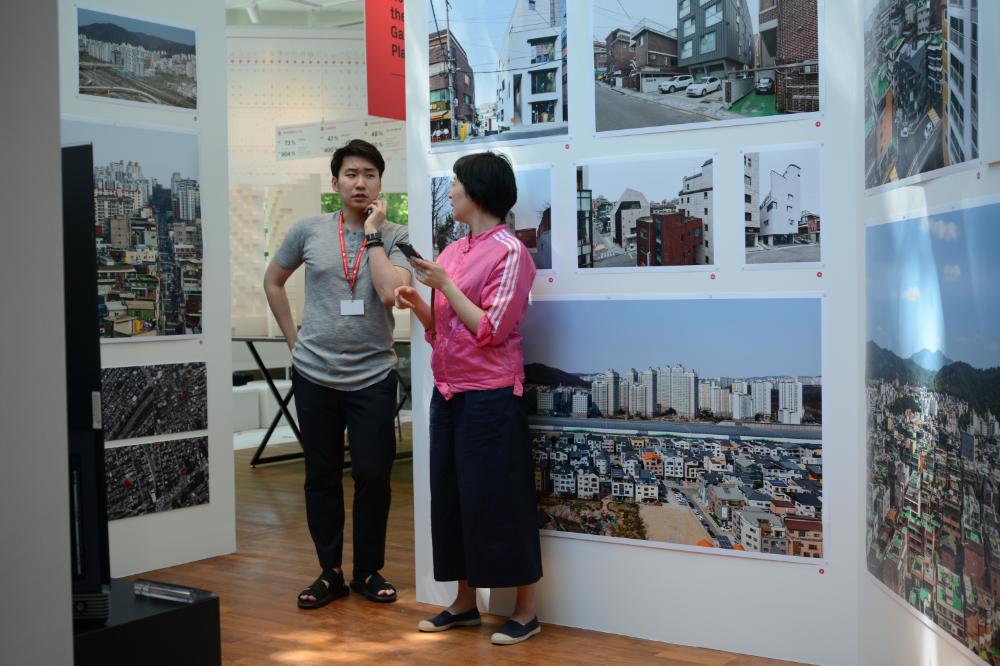 한국관 《용적률 게임》 전시 준비 사진