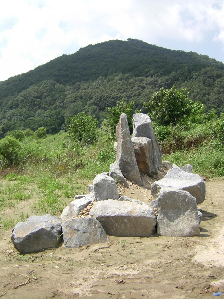 〈날 그냥 흐르게 좀 내버려둬〉 설치 후 변화과정 사진