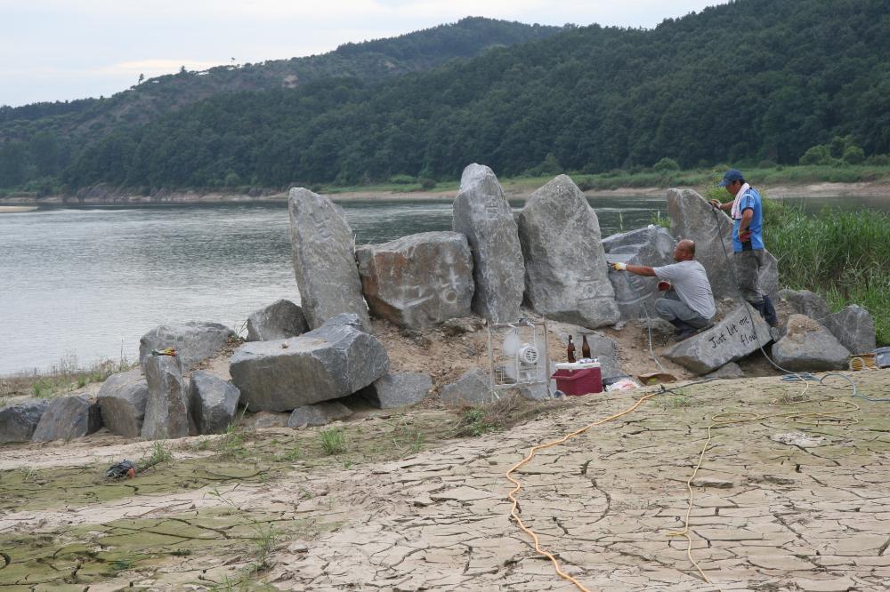 〈날 그냥 흐르게 좀 내버려둬〉 작업과정 사진