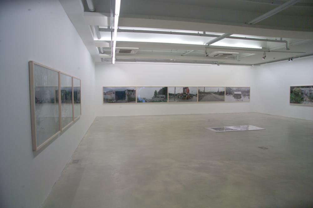 2009년 강홍구 개인전 《사라지다：은평 뉴타운에 관한 어떤 기록》 전시 전경 사진파일