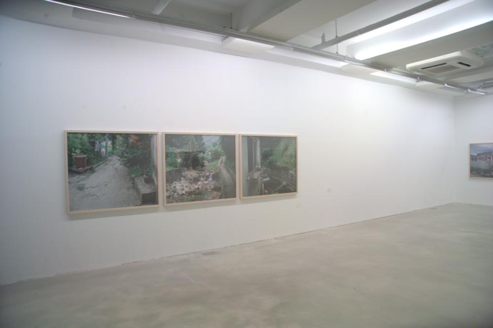 2009년 강홍구 개인전 《사라지다：은평 뉴타운에 관한 어떤 기록》 전시 전경 사진파일