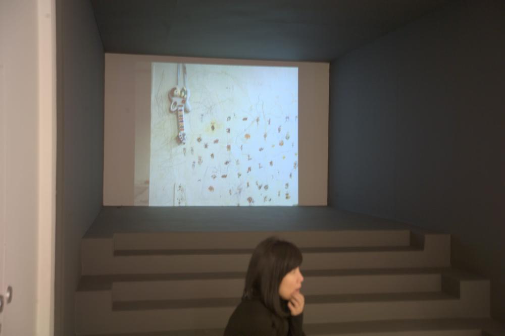 2009년 강홍구 개인전 《사라지다：은평 뉴타운에 관한 어떤 기록》 전시 전경 사진파일