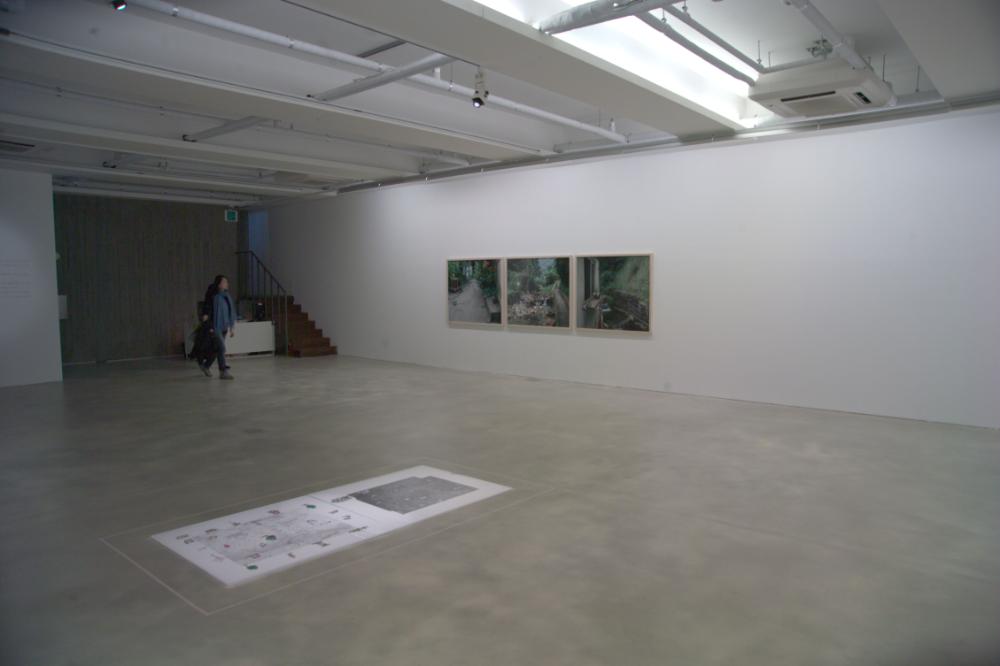 2009년 강홍구 개인전 《사라지다：은평 뉴타운에 관한 어떤 기록》 전시 전경 사진파일