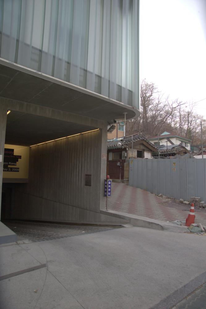2009년 강홍구 개인전 《사라지다：은평 뉴타운에 관한 어떤 기록》 전시 전경 사진파일