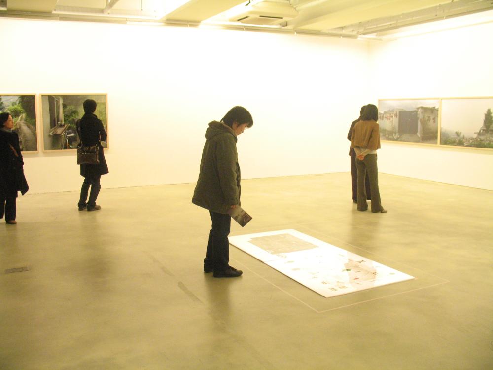 2009년 강홍구 개인전 《사라지다：은평뉴타운에 관한 어떤 기록》 개막식 사진파일