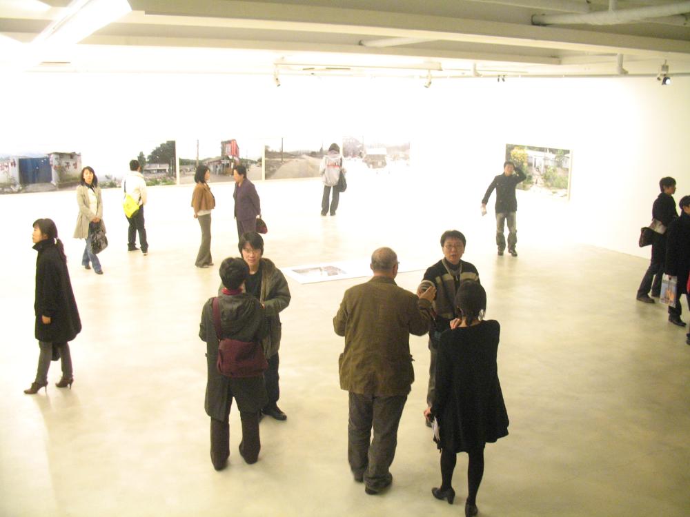 2009년 강홍구 개인전 《사라지다：은평뉴타운에 관한 어떤 기록》 개막식 사진파일