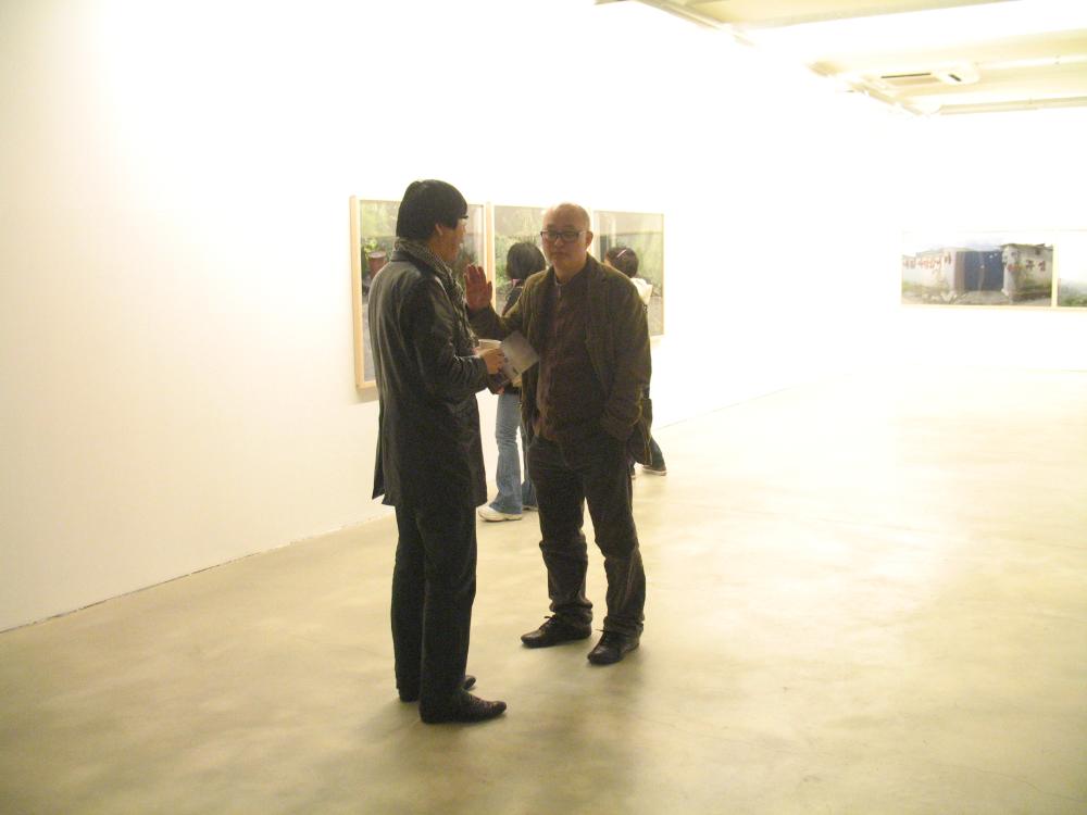 2009년 강홍구 개인전 《사라지다：은평뉴타운에 관한 어떤 기록》 개막식 사진파일