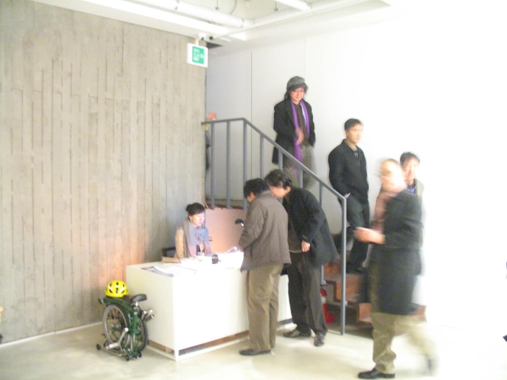 2009년 강홍구 개인전 《사라지다：은평뉴타운에 관한 어떤 기록》 개막식 사진파일