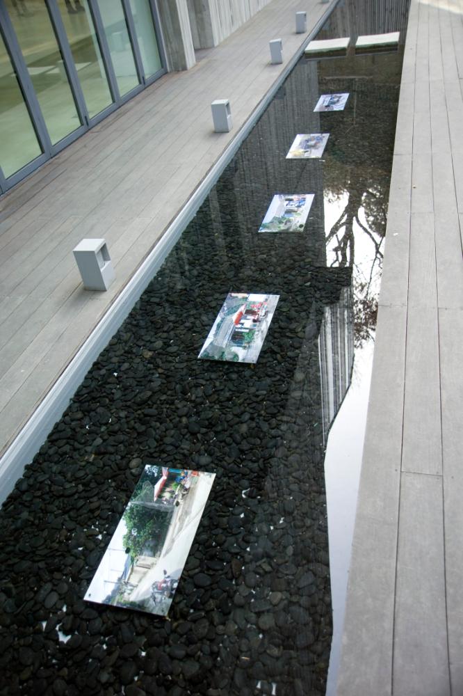 2009년 강홍구 개인전 《사라지다：은평뉴타운에 관한 어떤 기록》 전경 사진파일 1