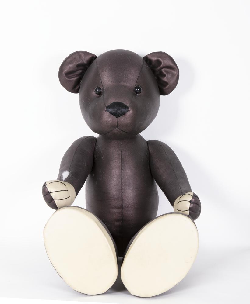 〈Bearlike Construction〉 모티브 인형 1