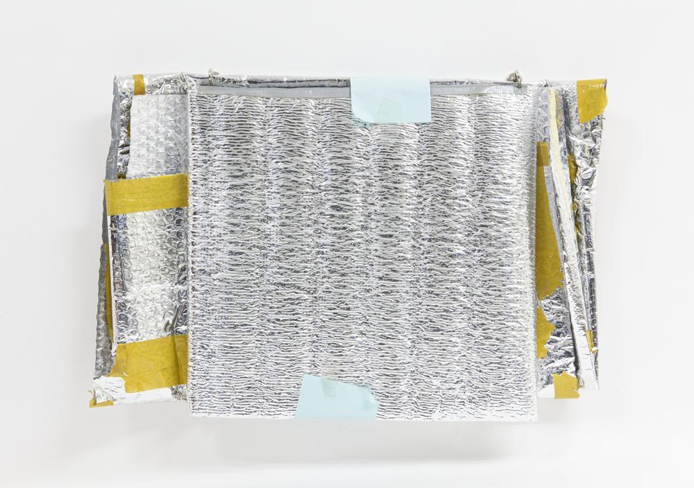 〈Structuring Shadows(aluminium foil faced bubble insulation)〉, 〈Structuring Shadows(polyurethane foam closed cell)〉을 위한 피사체 1