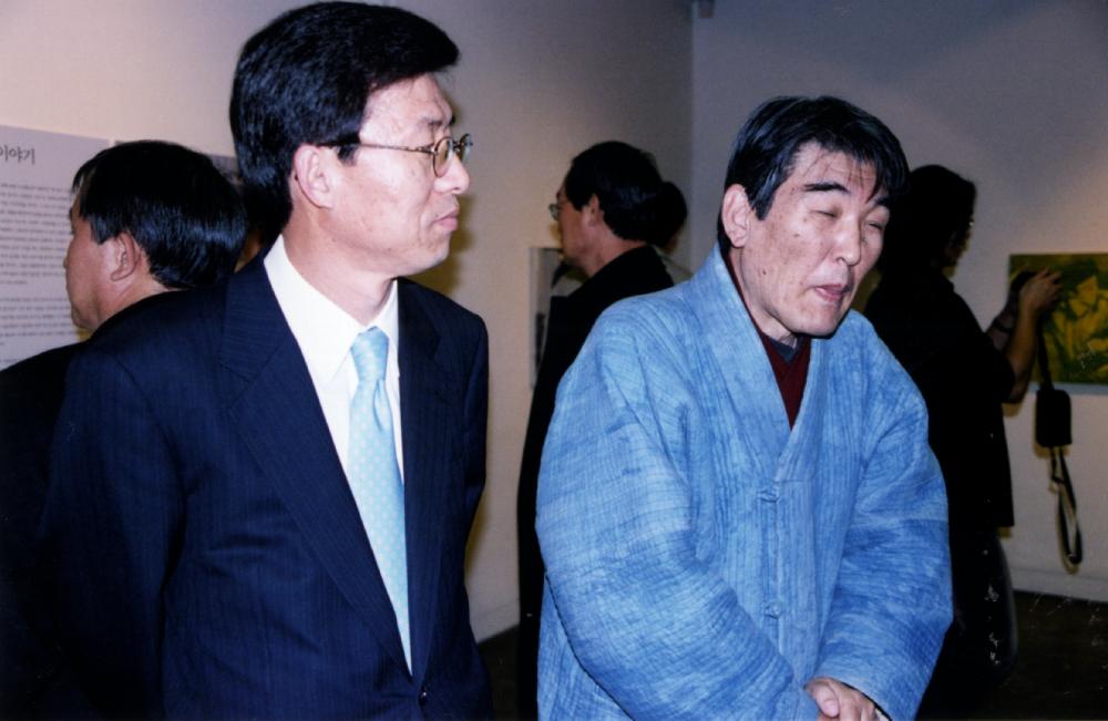 2004년 ≪백 년의 기억≫ 관련 사진
