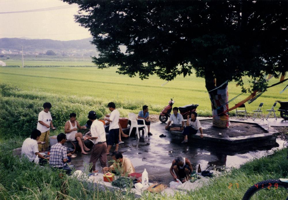 2001년 《예술과 마을》에 출품된 작품 사진 1