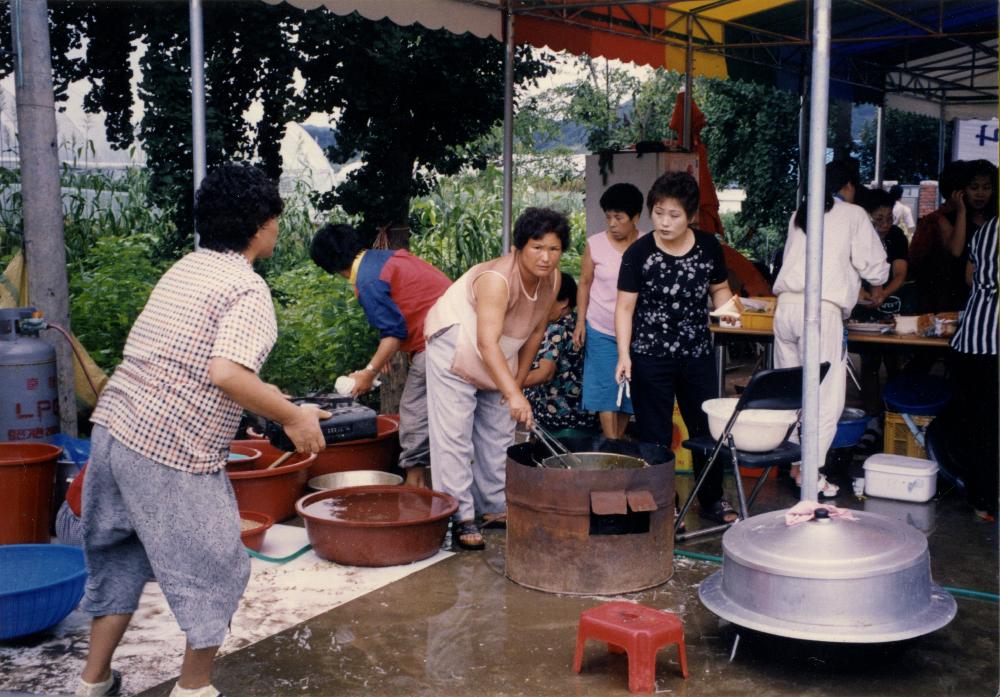 2001년 《예술과 마을》 부녀회 사진 1