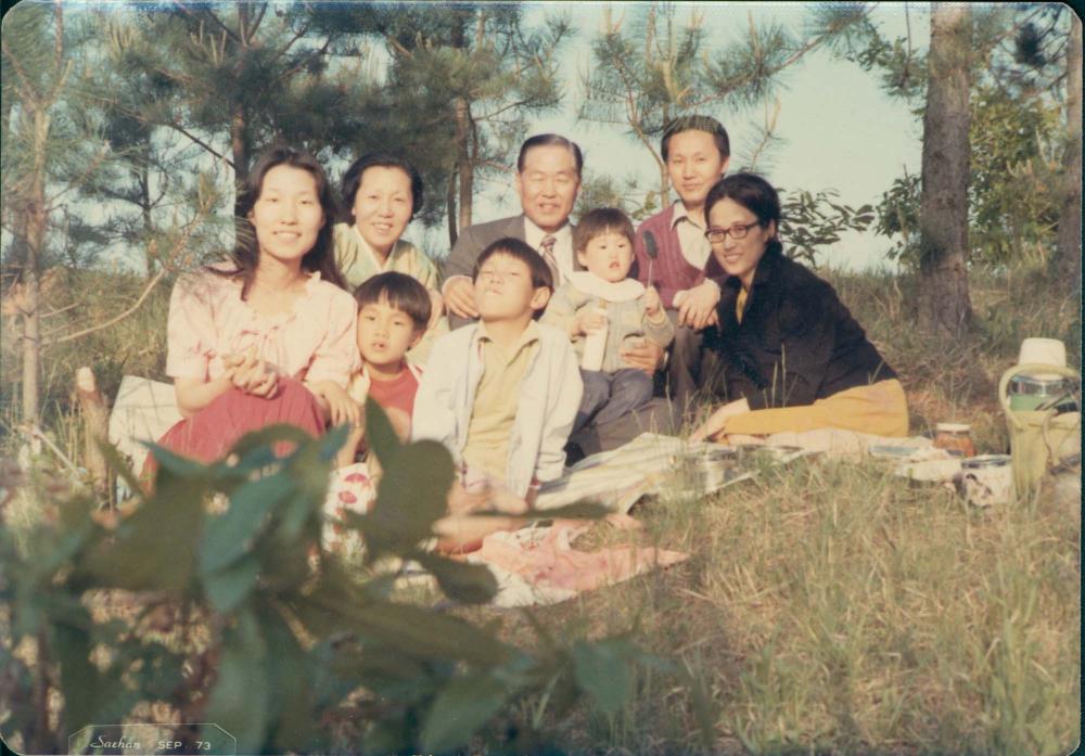 1970년대 김명희, 김차섭을 촬영한 인화사진