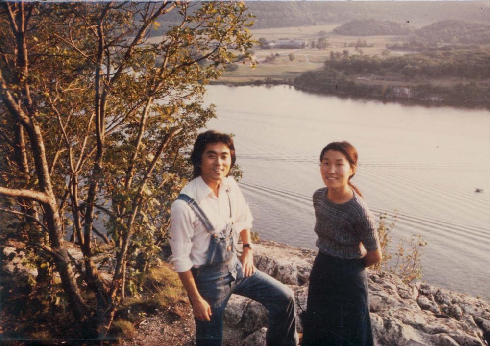 1970년대 김명희, 김차섭을 촬영한 인화사진