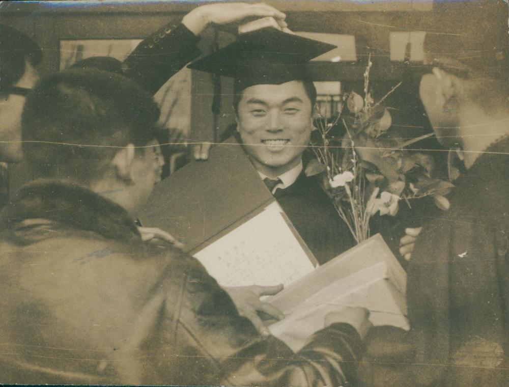 1963년 김차섭 졸업식 사진 1