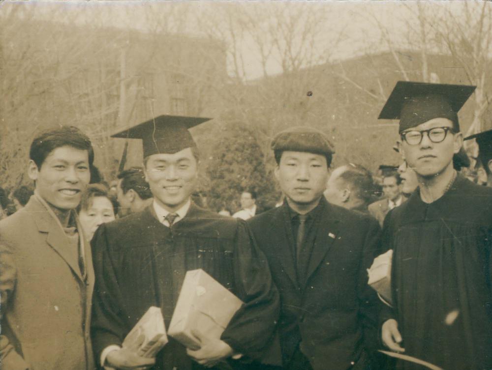 1963년 김차섭 졸업식 사진 2