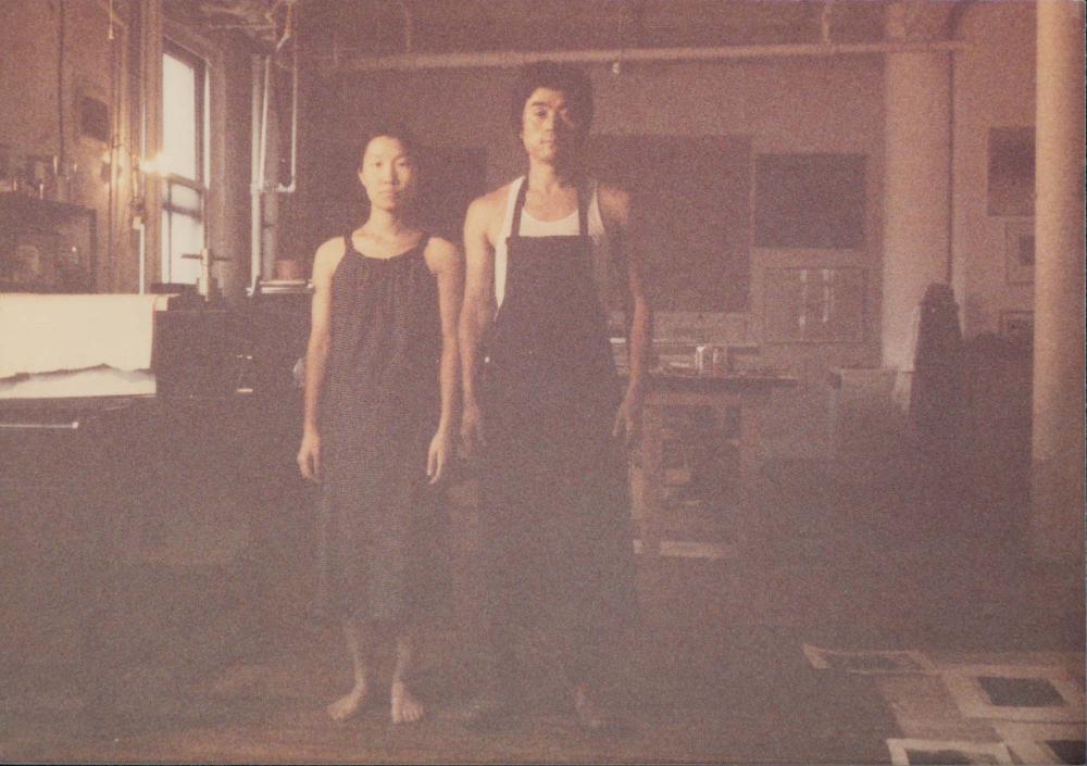 1979년 여름 트라이베카 화실에서 김명희 김차섭을 촬영한 인화사진 1 1