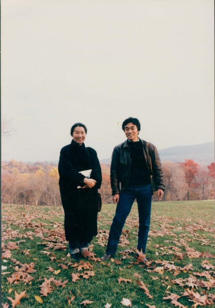 1987년 조각공원에서 김명희, 김차섭을 촬영한 인화사진