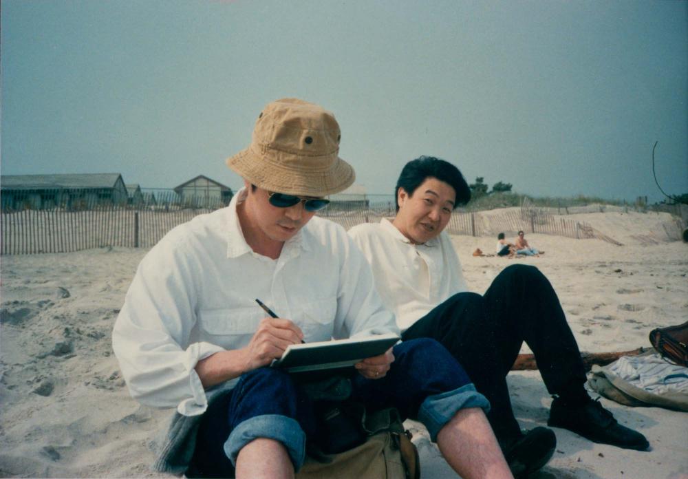 롱아일랜드 섬 바닷가 근처 여행 중 드로잉을 하고 있는 김차섭의 사진 5