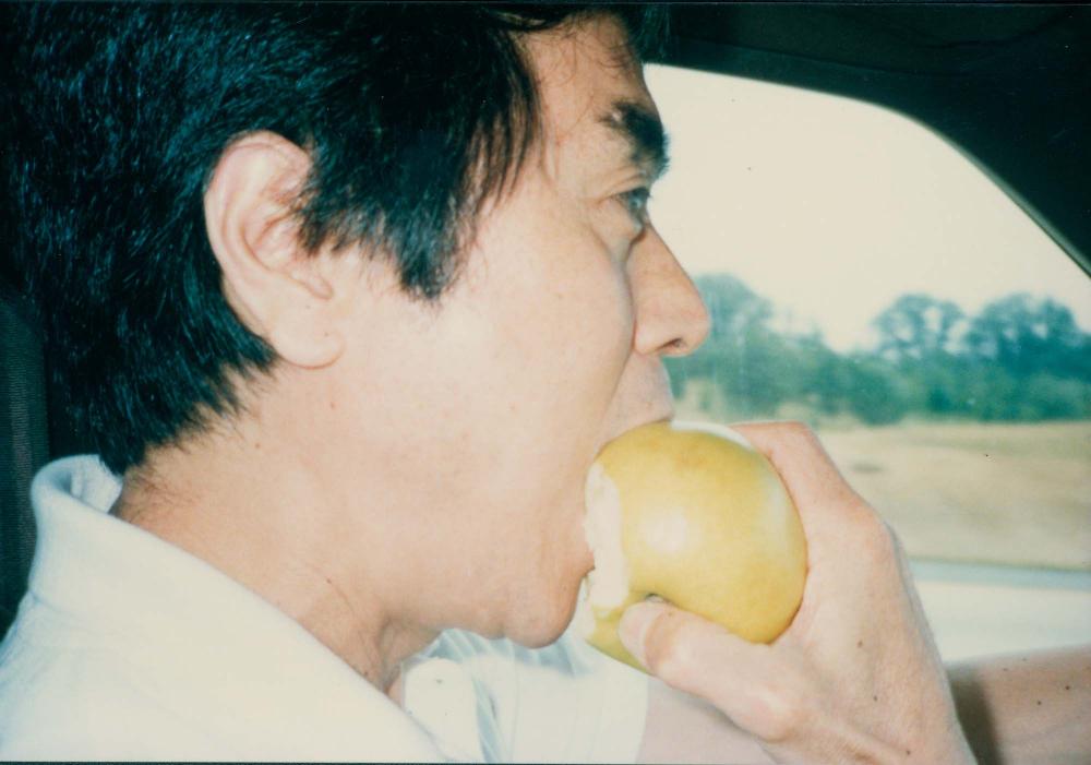 롱아일랜드 섬 바닷가 근처 여행 중 드로잉을 하고 있는 김차섭의 사진 6