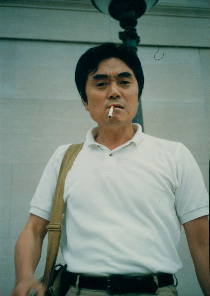 롱아일랜드 섬 바닷가 근처 여행 중 드로잉을 하고 있는 김차섭의 사진 8