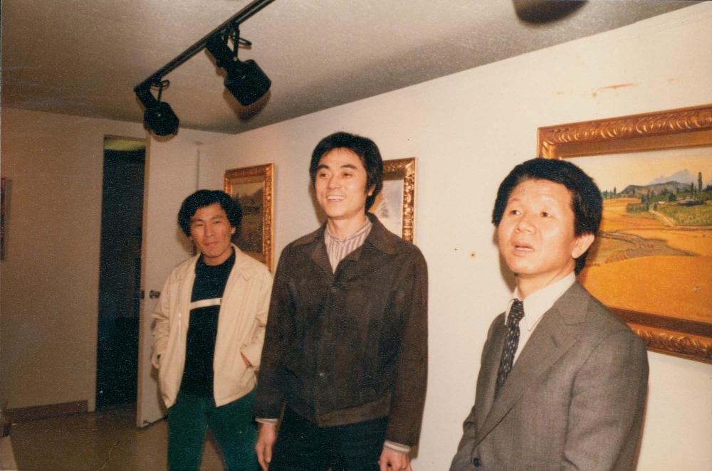 김차섭과 이일, 황규백을 촬영한 사진 1