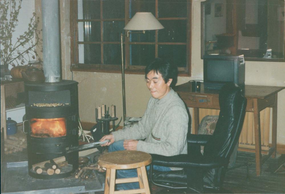 내평리 작업실 근처에서 지인들과 김명희, 김차섭을 촬영한 인화사진 7