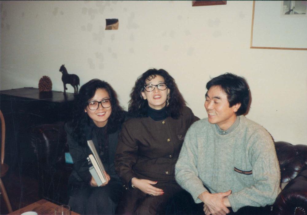 미국 뉴욕 작업실에서 지인들과 김명희, 김차섭을 촬영한 인화사진 1 3