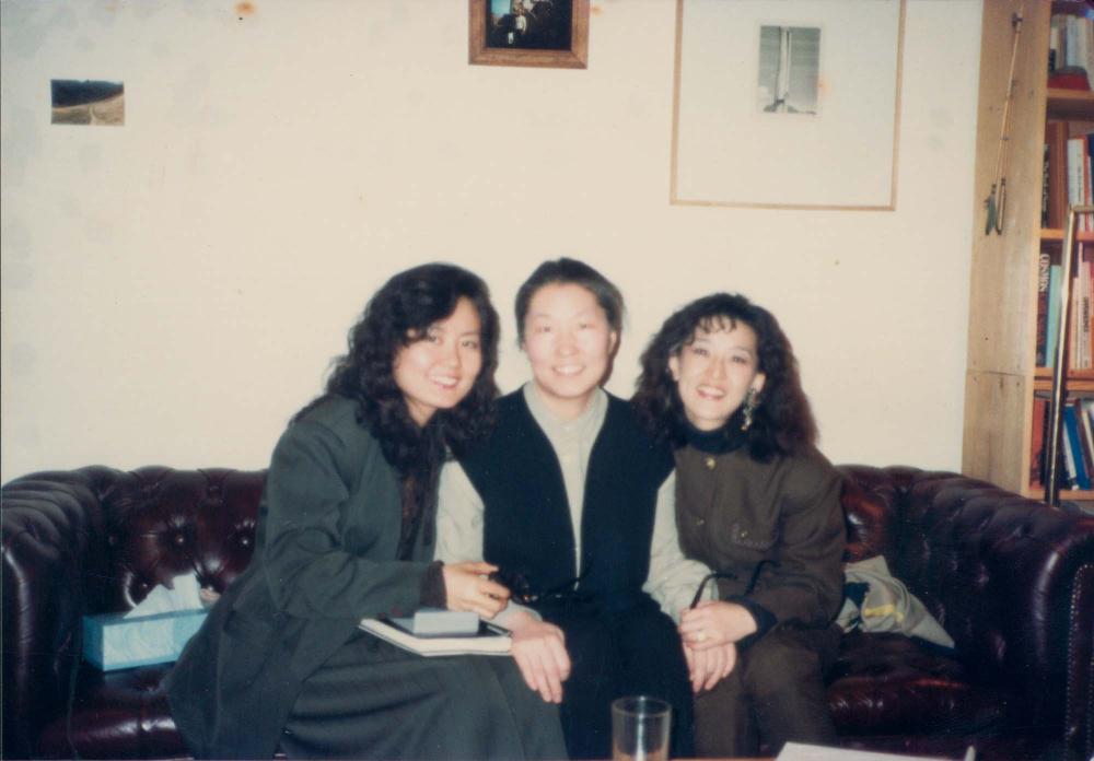 미국 뉴욕 작업실에서 지인들과 김명희, 김차섭을 촬영한 인화사진 1 4
