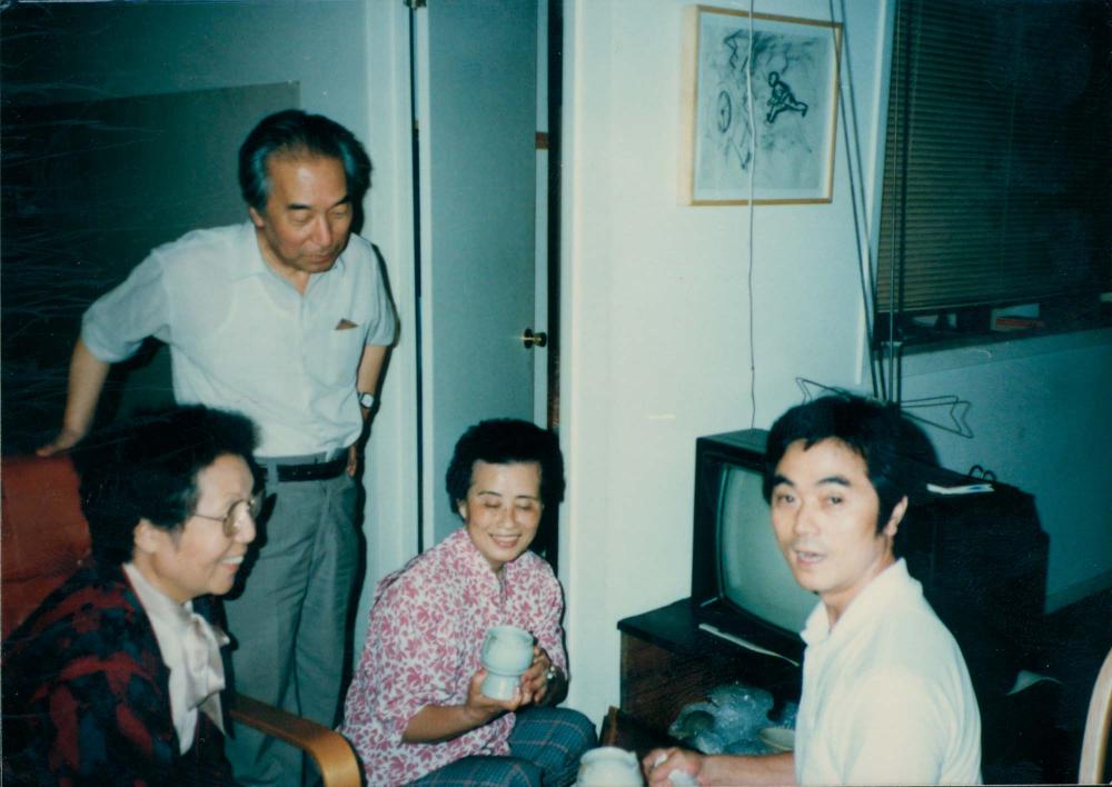 김명희 가족과 김차섭을 촬영한 인화사진 3