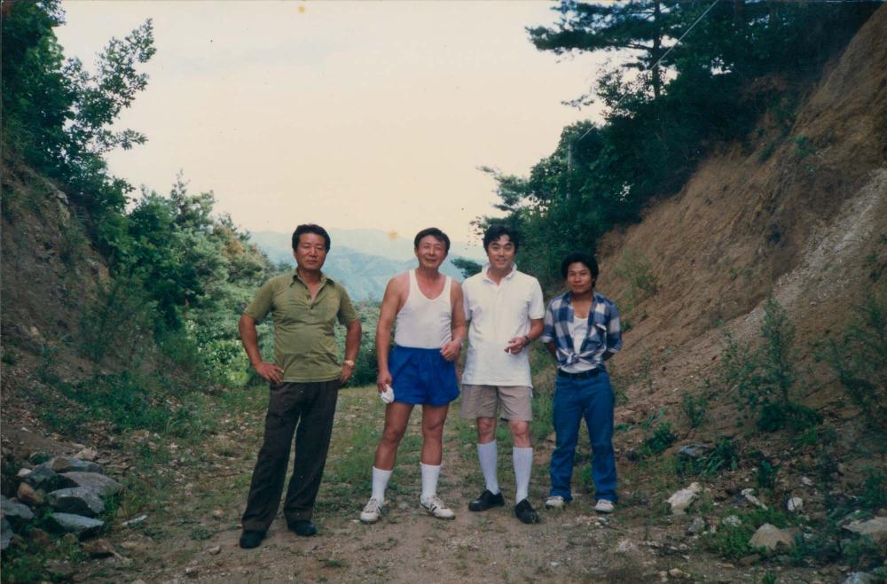 내평리 작업실에서 김명희, 김차섭을 촬영한 인화사진