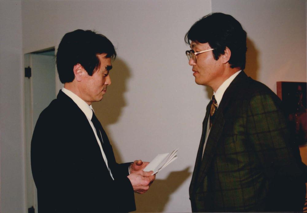 1993년 4월 7일 《김차섭 개인전》 오프닝에서 찍은 사진