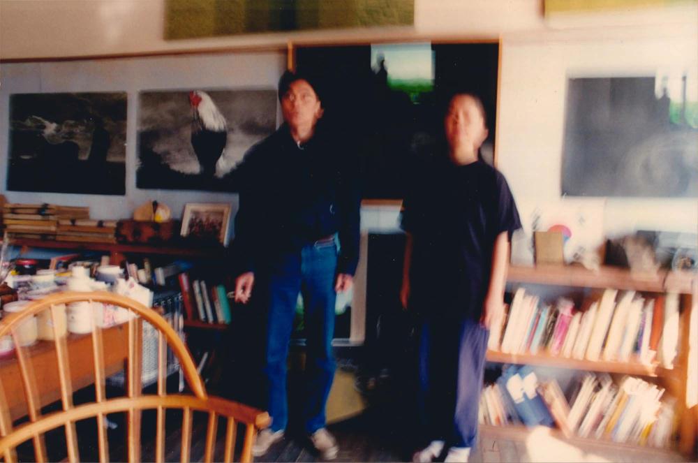 1993년 10월 29일 내평리 작업실에서 김명희, 김차섭을 촬영한 인화사진 1