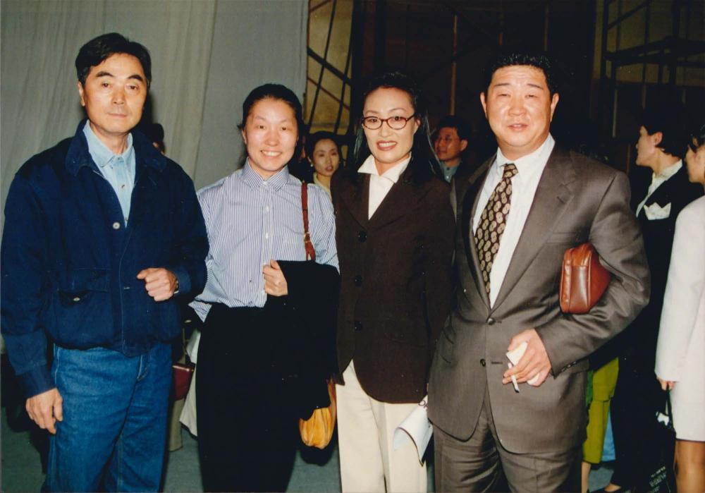 지춘희, 김기태와 김명희, 김차섭을 촬영한 인화사진 1
