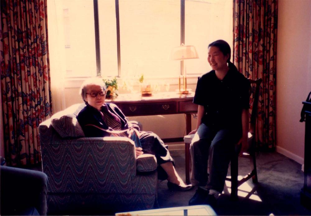 김향안과 여행에서 촬영한 김명희, 김차섭의 인화사진 1 1