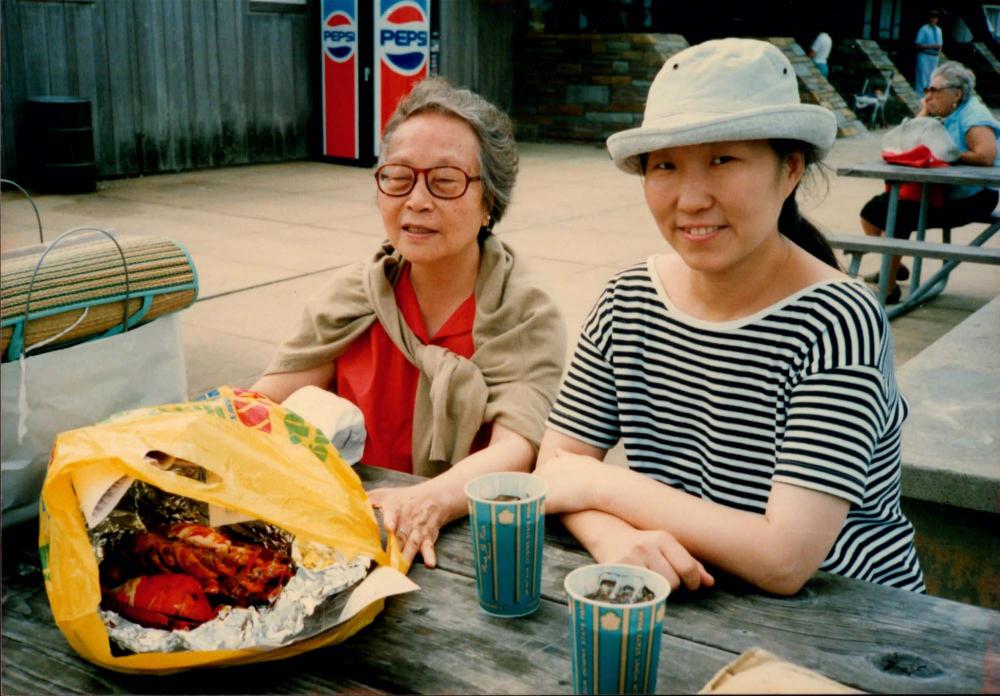 김향안과 여행에서 촬영한 김명희, 김차섭의 인화사진 1 4