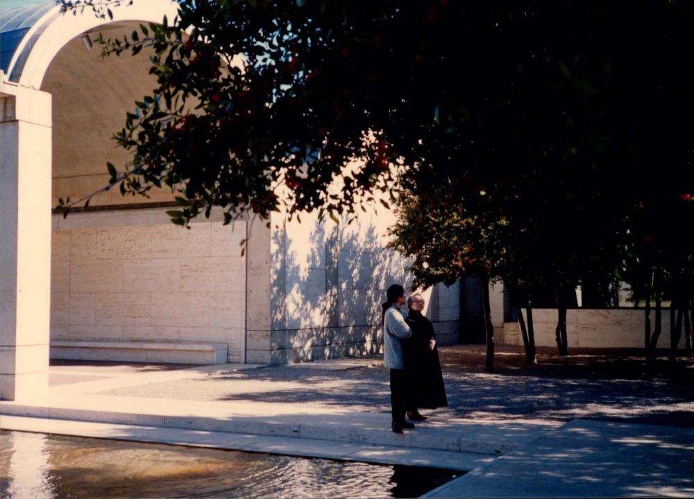 김향안과 여행에서 촬영한 김명희, 김차섭의 인화사진 1 5