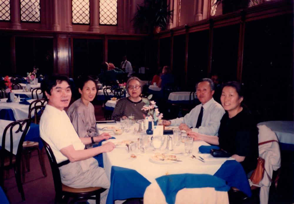 김향안과 여행에서 촬영한 김명희, 김차섭의 인화사진 1