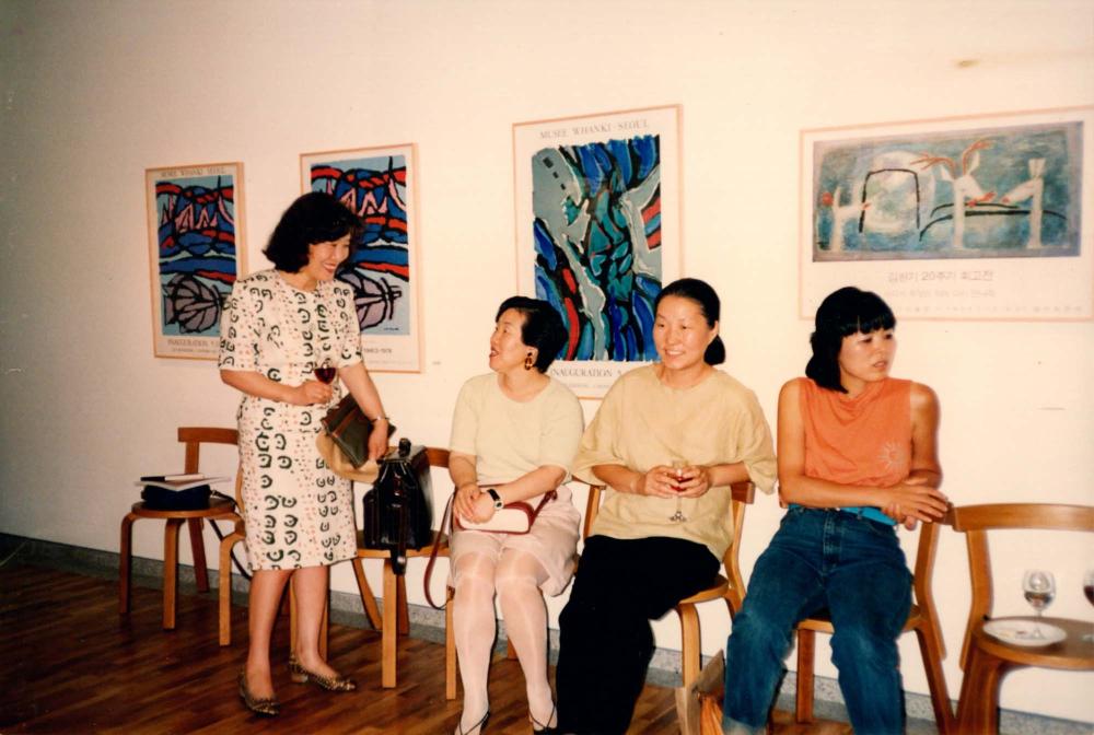 김향안과 여행에서 촬영한 김명희, 김차섭의 인화사진 1