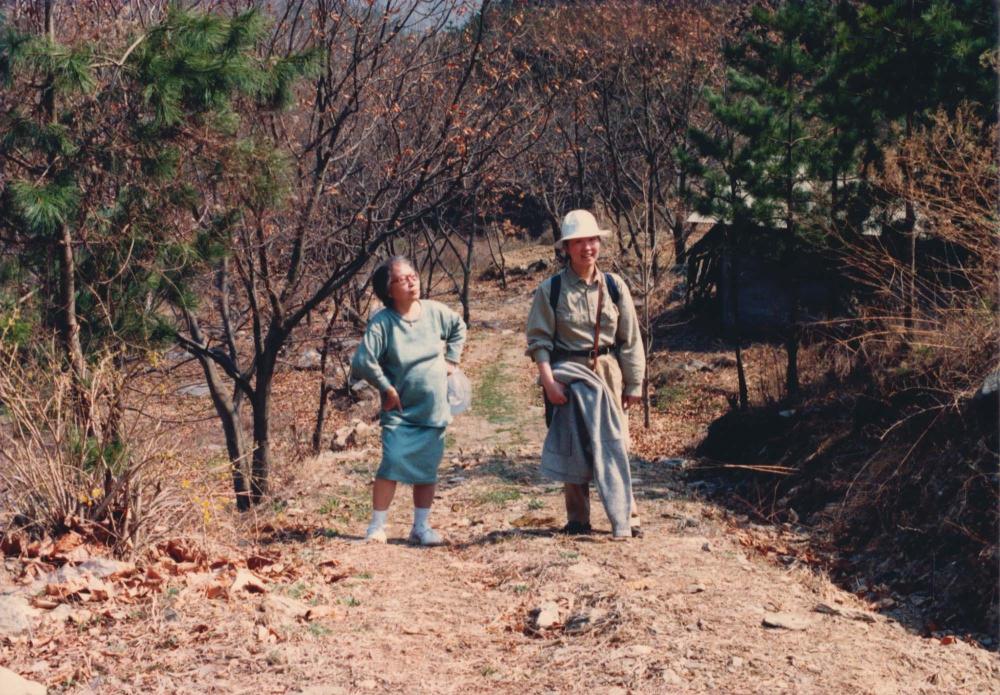 김향안과 여행에서 촬영한 김명희, 김차섭의 인화사진 1
