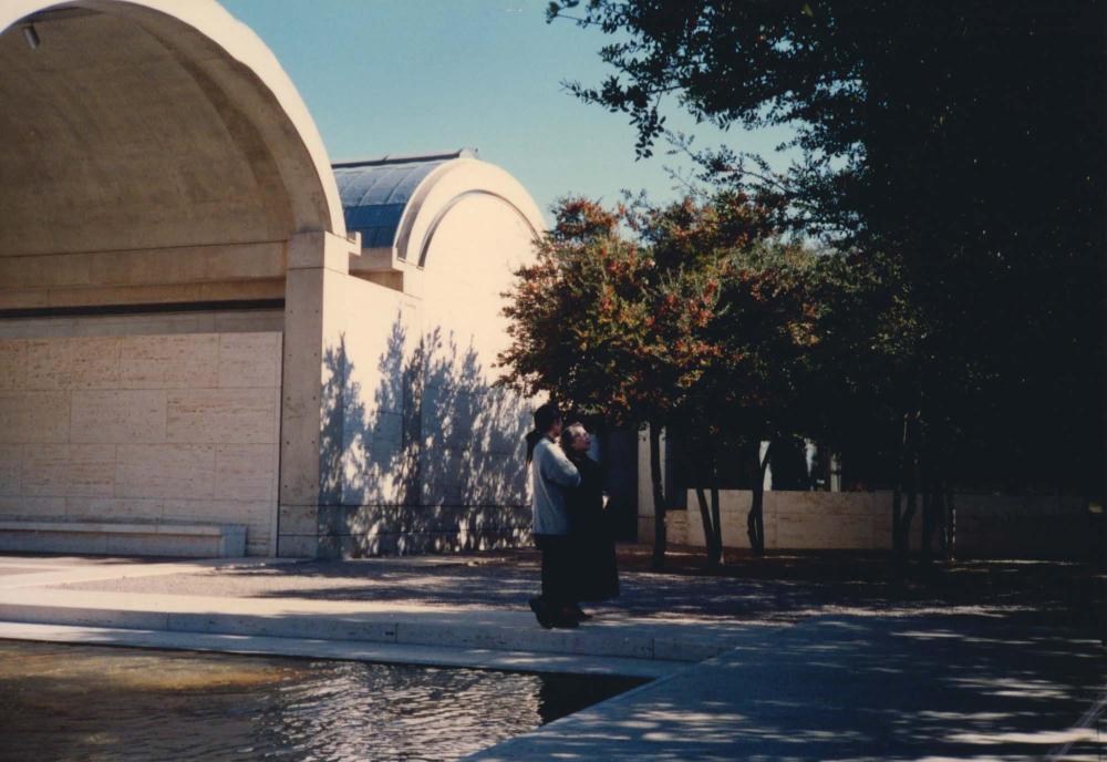 김향안과 여행에서 촬영한 김명희, 김차섭의 인화사진 1