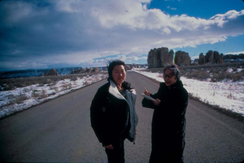 김향안과 여행에서 촬영한 김명희, 김차섭의 인화사진 2