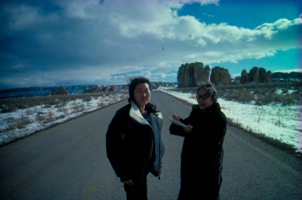 김향안과 여행에서 촬영한 김명희, 김차섭의 인화사진 2