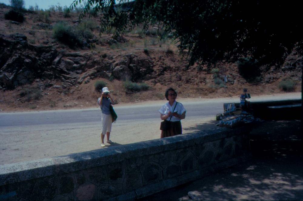 김향안과 여행에서 촬영한 김명희, 김차섭의 인화사진 2