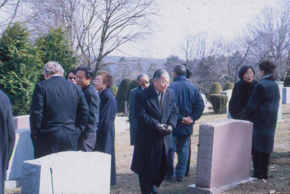 김향안과 여행에서 촬영한 김명희, 김차섭의 인화사진 2