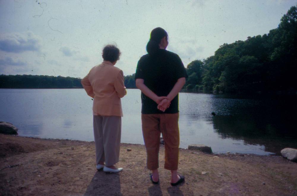 김향안과 여행에서 촬영한 김명희, 김차섭의 인화사진 2