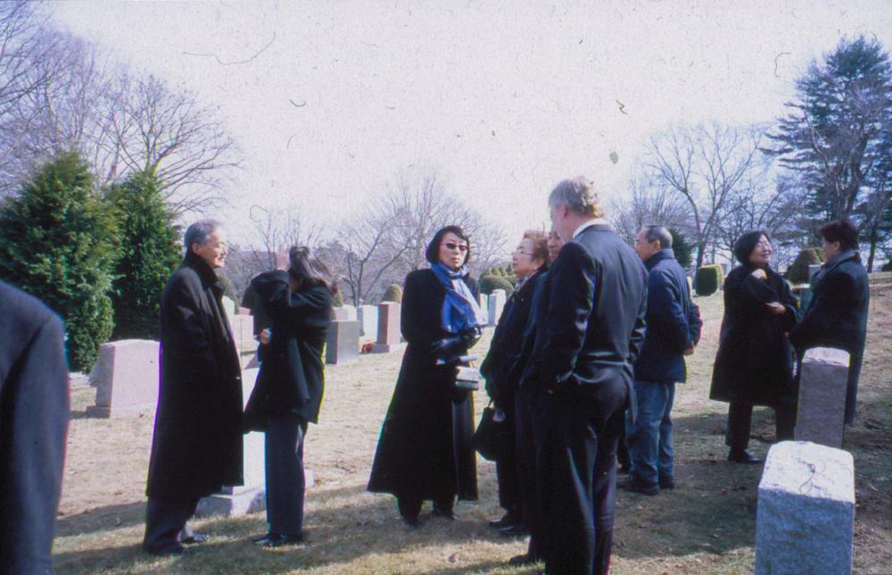 김향안과 여행에서 촬영한 김명희, 김차섭의 인화사진 2