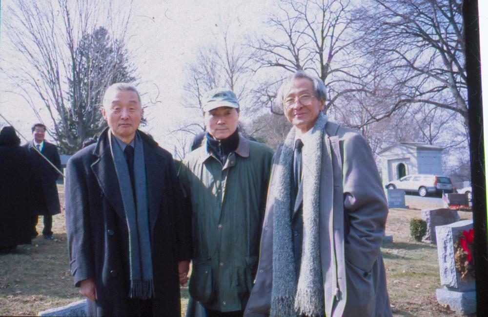 김향안과 여행에서 촬영한 김명희, 김차섭의 인화사진 2